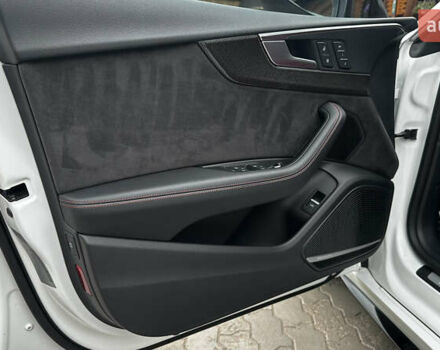 Белый Ауди S5 Sportback, объемом двигателя 3 л и пробегом 127 тыс. км за 29900 $, фото 6 на Automoto.ua