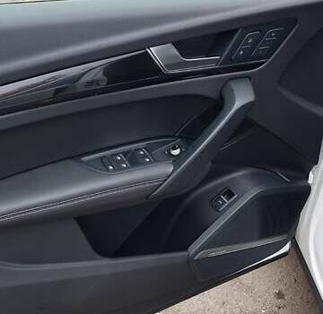 Белый Ауди SQ5, объемом двигателя 3 л и пробегом 135 тыс. км за 39000 $, фото 17 на Automoto.ua