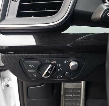 Белый Ауди SQ5, объемом двигателя 3 л и пробегом 135 тыс. км за 39000 $, фото 25 на Automoto.ua