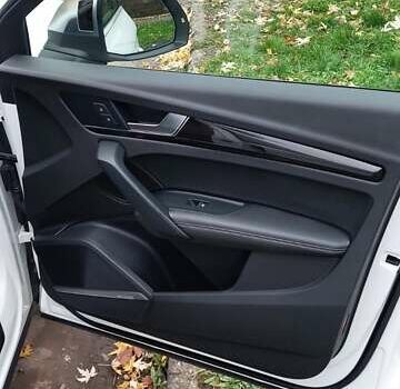 Белый Ауди SQ5, объемом двигателя 3 л и пробегом 135 тыс. км за 39000 $, фото 19 на Automoto.ua