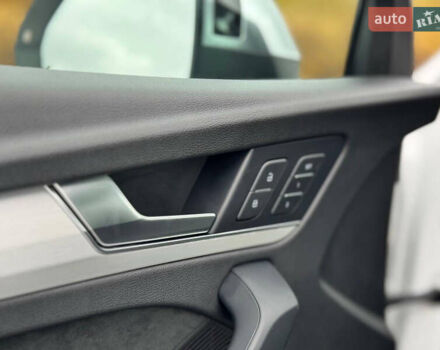 Ауди SQ5 2018 в Киеве на Automoto.ua Белый Ауди SQ5, объемом двигателя 3 л и пробегом 141 тыс. км за 27900 $, фото 45 на Automoto.ua