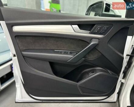 Білий Ауді SQ5, об'ємом двигуна 3 л та пробігом 110 тис. км за 24499 $, фото 14 на Automoto.ua