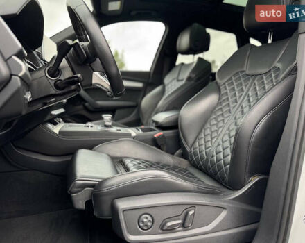 Ауди SQ5 2018 в Киеве на Automoto.ua Белый Ауди SQ5, объемом двигателя 3 л и пробегом 141 тыс. км за 27900 $, фото 47 на Automoto.ua