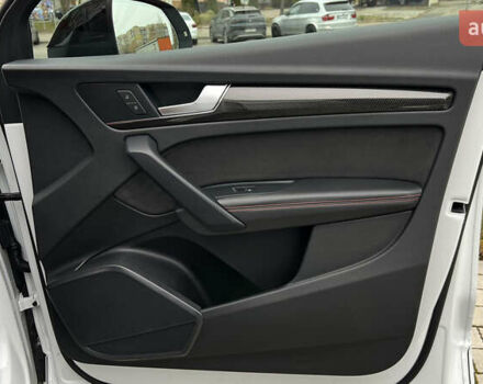 Белый Ауди SQ5, объемом двигателя 3 л и пробегом 60 тыс. км за 39900 $, фото 49 на Automoto.ua