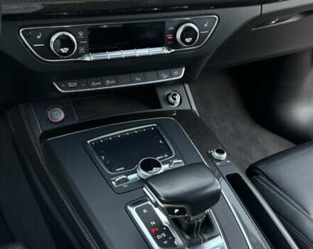 Чорний Ауді SQ5, об'ємом двигуна 3 л та пробігом 110 тис. км за 31700 $, фото 11 на Automoto.ua