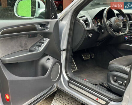 Серый Ауди SQ5, объемом двигателя 3 л и пробегом 180 тыс. км за 18000 $, фото 13 на Automoto.ua
