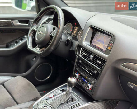 Серый Ауди SQ5, объемом двигателя 3 л и пробегом 180 тыс. км за 18000 $, фото 22 на Automoto.ua