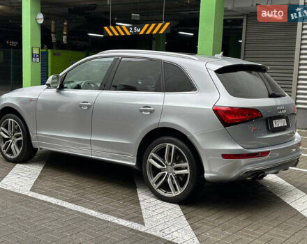 Серый Ауди SQ5, объемом двигателя 3 л и пробегом 180 тыс. км за 18000 $, фото 5 на Automoto.ua