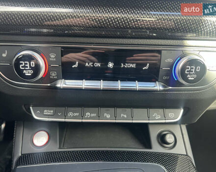 Сірий Ауді SQ5, об'ємом двигуна 3 л та пробігом 142 тис. км за 32500 $, фото 28 на Automoto.ua