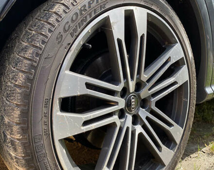 Сірий Ауді SQ5, об'ємом двигуна 3 л та пробігом 142 тис. км за 29300 $, фото 17 на Automoto.ua