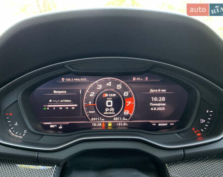 Сірий Ауді SQ5, об'ємом двигуна 3 л та пробігом 69 тис. км за 41999 $, фото 27 на Automoto.ua