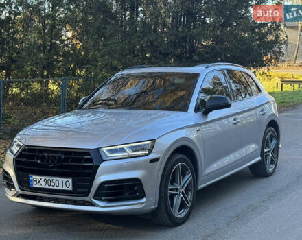Серый Ауди SQ5, объемом двигателя 3 л и пробегом 42 тыс. км за 27100 $, фото 2 на Automoto.ua