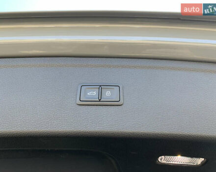 Сірий Ауді SQ5, об'ємом двигуна 3 л та пробігом 69 тис. км за 41999 $, фото 25 на Automoto.ua