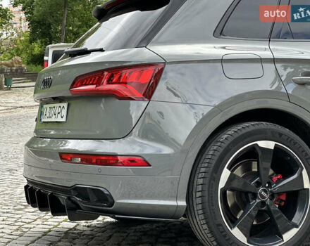 Серый Ауди SQ5, объемом двигателя 3 л и пробегом 76 тыс. км за 38000 $, фото 3 на Automoto.ua