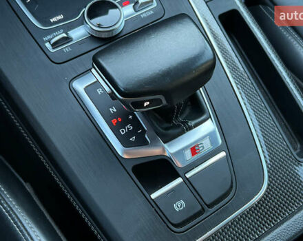 Сірий Ауді SQ5, об'ємом двигуна 3 л та пробігом 72 тис. км за 43700 $, фото 17 на Automoto.ua