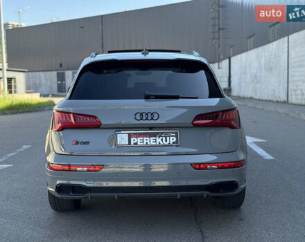 Серый Ауди SQ5, объемом двигателя 3 л и пробегом 115 тыс. км за 35000 $, фото 3 на Automoto.ua
