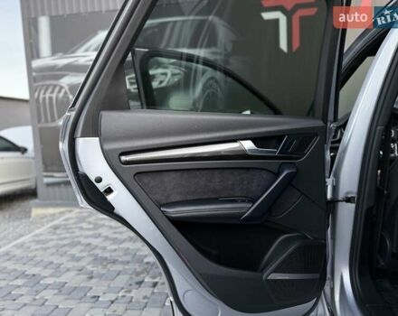 Сірий Ауді SQ5, об'ємом двигуна 3 л та пробігом 18 тис. км за 35500 $, фото 66 на Automoto.ua