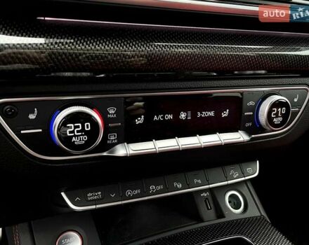 Серый Ауди SQ5, объемом двигателя 3 л и пробегом 19 тыс. км за 38500 $, фото 36 на Automoto.ua