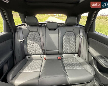 Синий Ауди SQ6 e-tron, объемом двигателя 0 л и пробегом 5 тыс. км за 92800 $, фото 22 на Automoto.ua