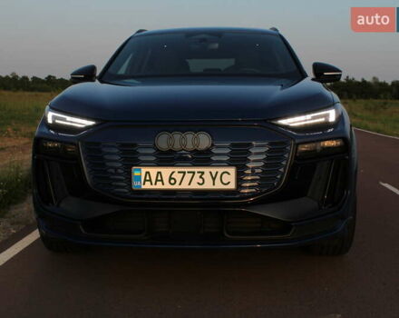 Синий Ауди SQ6 e-tron, объемом двигателя 0 л и пробегом 4 тыс. км за 88800 $, фото 3 на Automoto.ua