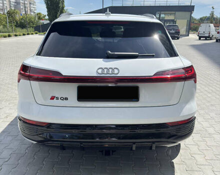 Білий Ауді SQ8 e-tron, об'ємом двигуна 0 л та пробігом 11 тис. км за 68000 $, фото 6 на Automoto.ua