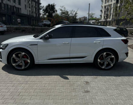 Білий Ауді SQ8 e-tron, об'ємом двигуна 0 л та пробігом 11 тис. км за 68000 $, фото 2 на Automoto.ua