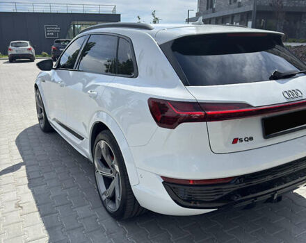 Білий Ауді SQ8 e-tron, об'ємом двигуна 0 л та пробігом 11 тис. км за 68000 $, фото 5 на Automoto.ua