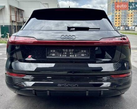 Чорний Ауді SQ8 e-tron, об'ємом двигуна 0 л та пробігом 18 тис. км за 73500 $, фото 14 на Automoto.ua