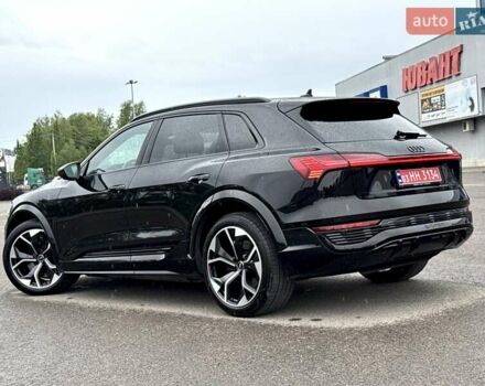 Чорний Ауді SQ8 e-tron, об'ємом двигуна 0 л та пробігом 28 тис. км за 68000 $, фото 11 на Automoto.ua