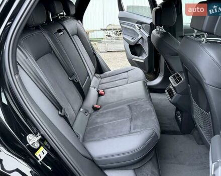 Чорний Ауді SQ8 e-tron, об'ємом двигуна 0 л та пробігом 28 тис. км за 68000 $, фото 66 на Automoto.ua