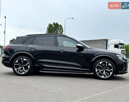 Чорний Ауді SQ8 e-tron, об'ємом двигуна 0 л та пробігом 28 тис. км за 68000 $, фото 6 на Automoto.ua
