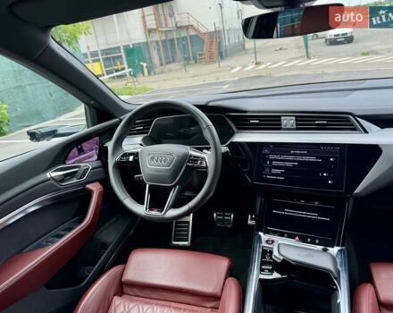 Чорний Ауді SQ8 e-tron, об'ємом двигуна 0 л та пробігом 18 тис. км за 73500 $, фото 75 на Automoto.ua