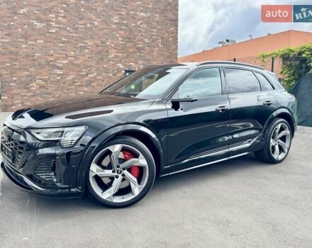 Чорний Ауді SQ8 e-tron, об'ємом двигуна 0 л та пробігом 18 тис. км за 73500 $, фото 9 на Automoto.ua