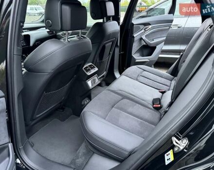 Чорний Ауді SQ8 e-tron, об'ємом двигуна 0 л та пробігом 28 тис. км за 68000 $, фото 68 на Automoto.ua