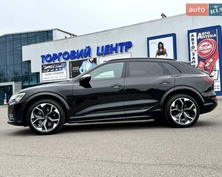 Чорний Ауді SQ8 e-tron, об'ємом двигуна 0 л та пробігом 28 тис. км за 68000 $, фото 12 на Automoto.ua
