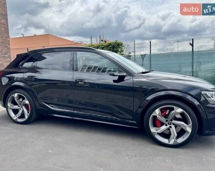 Чорний Ауді SQ8 e-tron, об'ємом двигуна 0 л та пробігом 18 тис. км за 73500 $, фото 5 на Automoto.ua