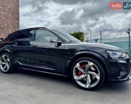 Чорний Ауді SQ8 e-tron, об'ємом двигуна 0 л та пробігом 18 тис. км за 73500 $, фото 7 на Automoto.ua