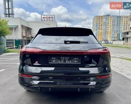 Чорний Ауді SQ8 e-tron, об'ємом двигуна 0 л та пробігом 18 тис. км за 73500 $, фото 15 на Automoto.ua