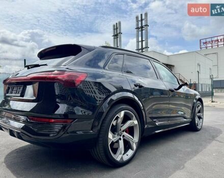 Чорний Ауді SQ8 e-tron, об'ємом двигуна 0 л та пробігом 18 тис. км за 73500 $, фото 11 на Automoto.ua