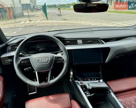 Чорний Ауді SQ8 e-tron, об'ємом двигуна 0 л та пробігом 18 тис. км за 73500 $, фото 63 на Automoto.ua
