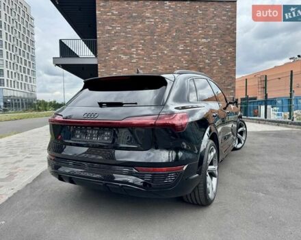 Чорний Ауді SQ8 e-tron, об'ємом двигуна 0 л та пробігом 18 тис. км за 73500 $, фото 10 на Automoto.ua