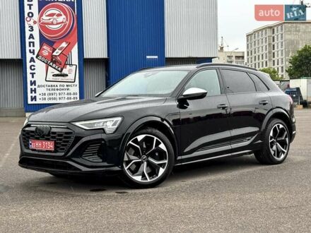 Ауді SQ8 e-tron 2023 у Києві на Automoto.ua Чорний Ауді SQ8 e-tron, об'ємом двигуна 0 л та пробігом 28 тис. км за 68000 $, фото 1 на Automoto.ua