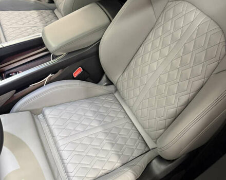 Белый Ауди SQ8 Sportback e-tron, объемом двигателя 0 л и пробегом 60 тыс. км за 83500 $, фото 18 на Automoto.ua