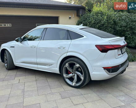 Белый Ауди SQ8 Sportback e-tron, объемом двигателя 0 л и пробегом 60 тыс. км за 83500 $, фото 4 на Automoto.ua