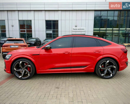Красный Ауди SQ8 Sportback e-tron, объемом двигателя 0 л и пробегом 27 тыс. км за 72000 $, фото 1 на Automoto.ua