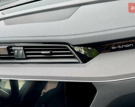 Ауди SQ8 Sportback e-tron, объемом двигателя 0 л и пробегом 15 тыс. км за 77000 $, фото 31 на Automoto.ua