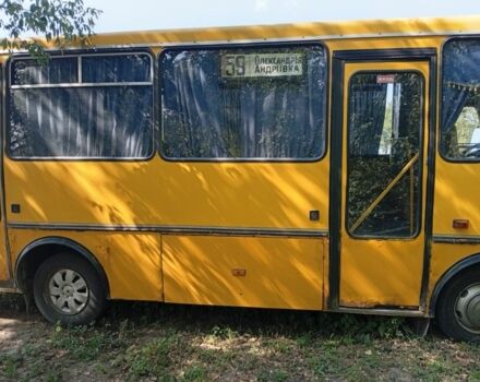 Желтый БАЗ 3302, объемом двигателя 5.7 л и пробегом 300 тыс. км за 4200 $, фото 2 на Automoto.ua