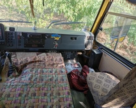 Желтый БАЗ 3302, объемом двигателя 5.7 л и пробегом 300 тыс. км за 4200 $, фото 4 на Automoto.ua
