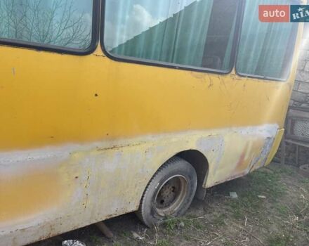 Желтый БАЗ А 079 Эталон, объемом двигателя 5.68 л и пробегом 20 тыс. км за 2200 $, фото 2 на Automoto.ua