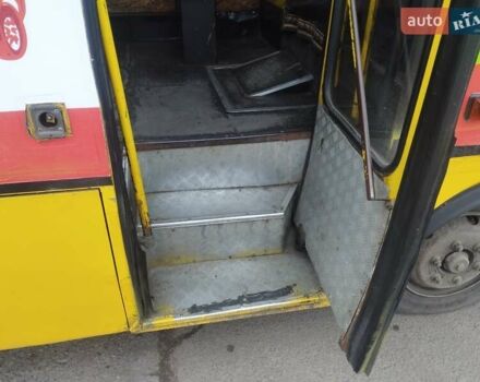Желтый БАЗ А 079 Эталон, объемом двигателя 5.68 л и пробегом 570 тыс. км за 2300 $, фото 5 на Automoto.ua